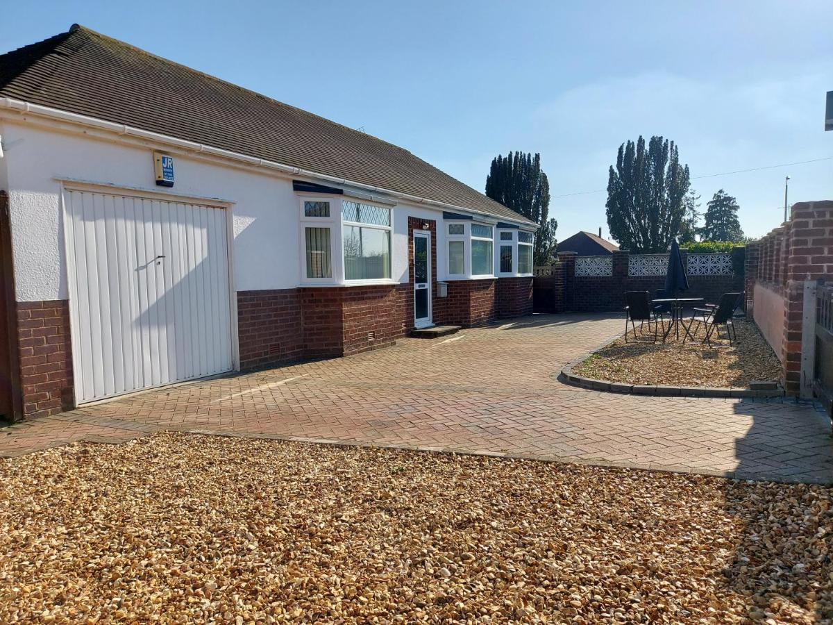 The Hermitage Private Detached Bungalow Villa Rhyl Exteriör bild