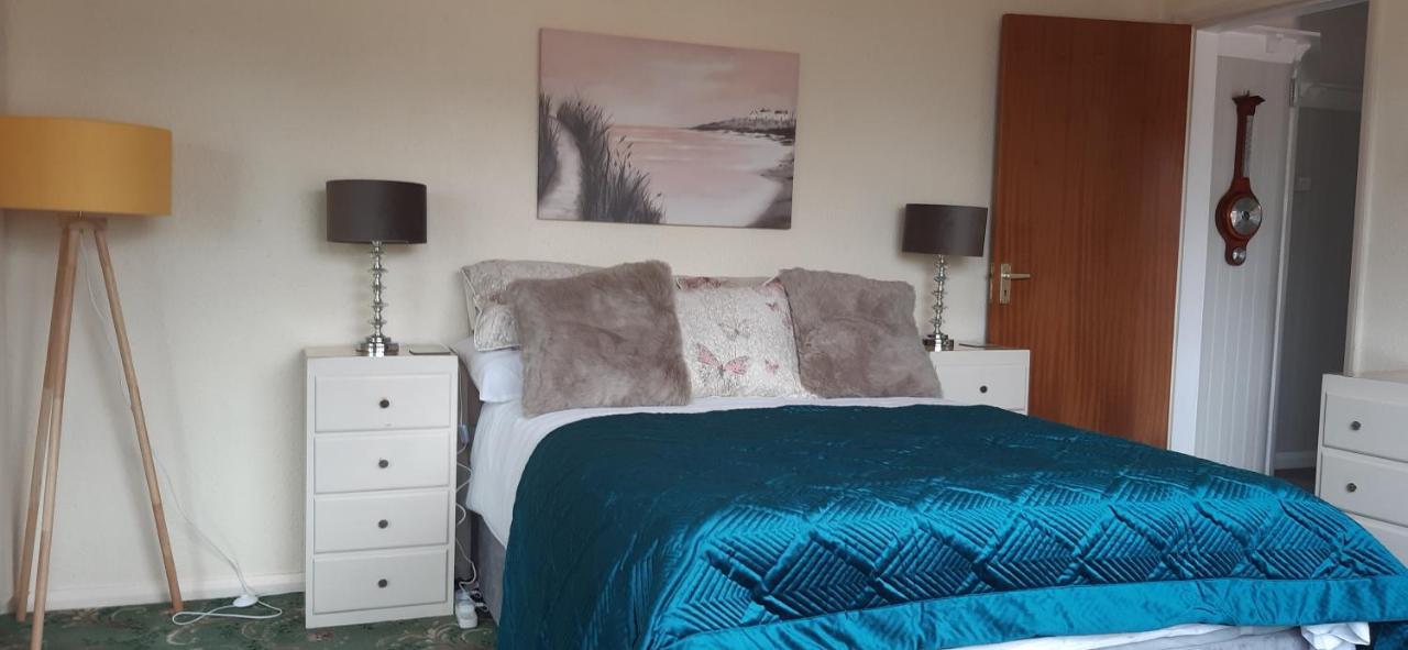 The Hermitage Private Detached Bungalow Villa Rhyl Exteriör bild